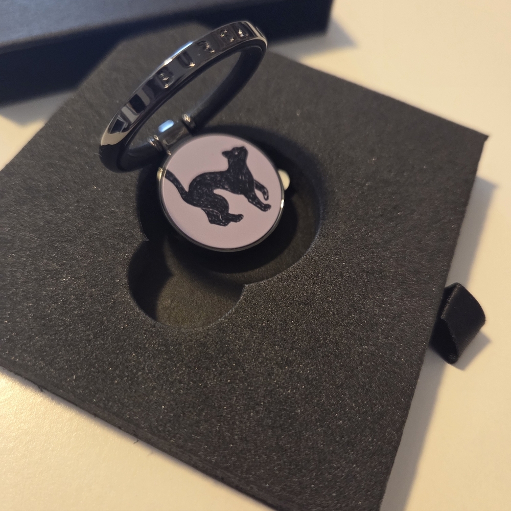 Burga|Academy|Adhesive Ring Holder